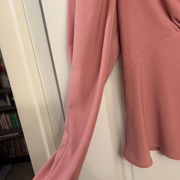 express blouse - Picture 2 of 5